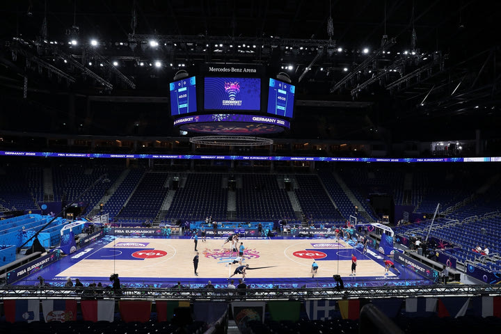 Εθνική μπάσκετ: Αυτή είναι η Mercedes-Benz Arena που θα αγωνιστεί η Ελλάδα με την Τσεχία