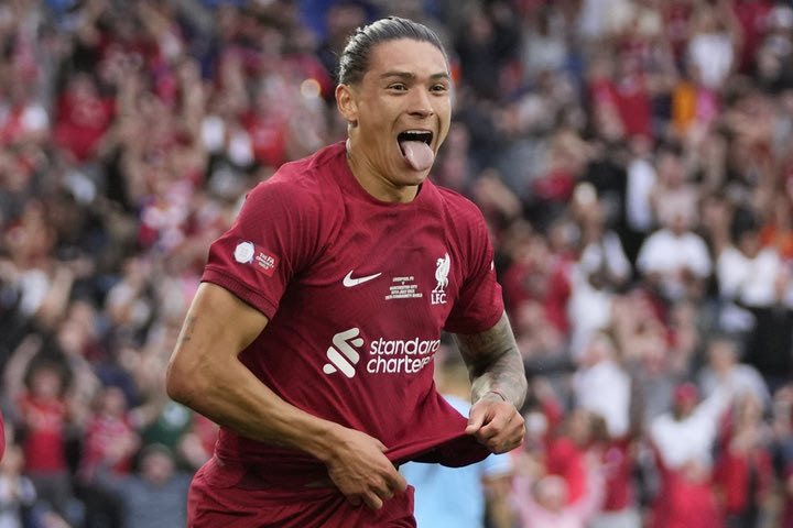 Λίβερπουλ: Ο Νούνιες έγινε κούρεμα στο κεφάλι ενός φανατικού θαυμαστή του