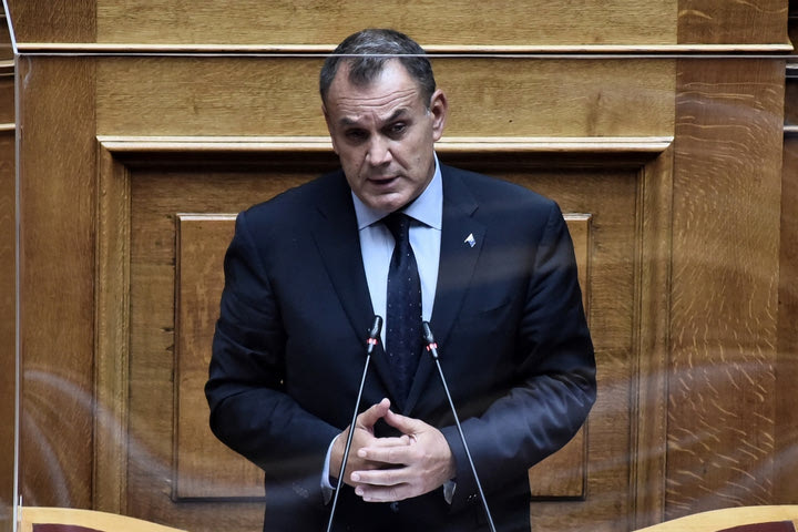 Ο Υπουργός Άμυνας της Ελλάδας, Νίκος Παναγιωτόπουλος, είπε στον Κλοπ πώς να λύσει το πρόβλημα στο λογαριασμό της Λίβερπουλ στο facebook