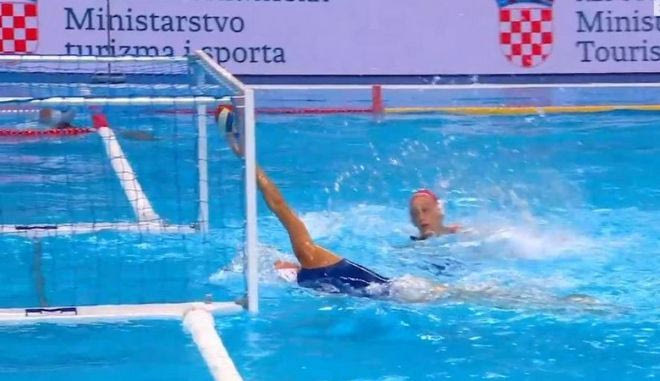 Η τρομερή επέμβαση της Ελευθερίας Πλευρίτου