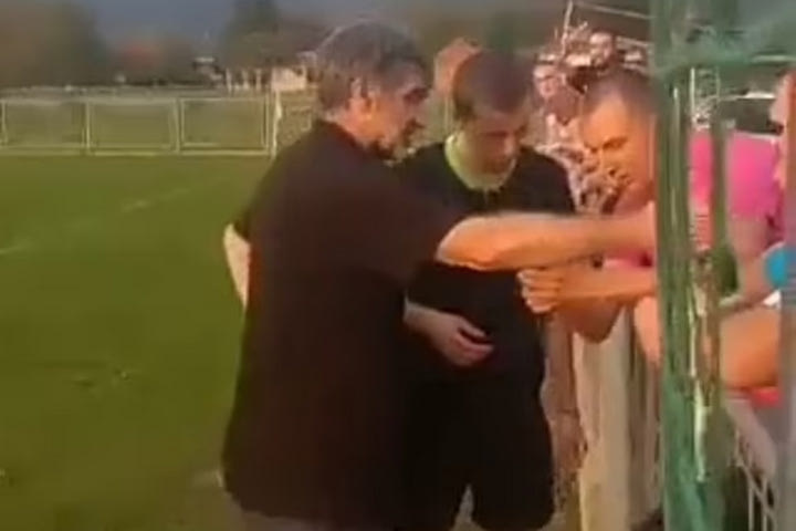 Διαιτητής μέτρησε γκολ που αρχικά ακύρωσε όταν είδε VIDEO που τράβηξε οπαδός με το κινητό του