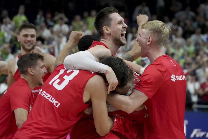 Η ανάλυση του Βασίλη Σκουντή: Το “βαλ’ το αγόρι μου” του Νοβίτσκι και η ξεχασμένη πολωνική μαζούρκα