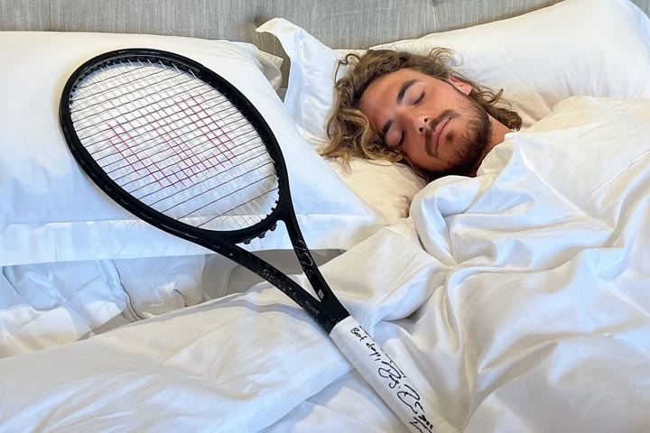 Τσιτσιπάς: Δεν αποχωρίζεται τη ρακέτα-δώρο του Φέντερερ ούτε στον ύπνο του