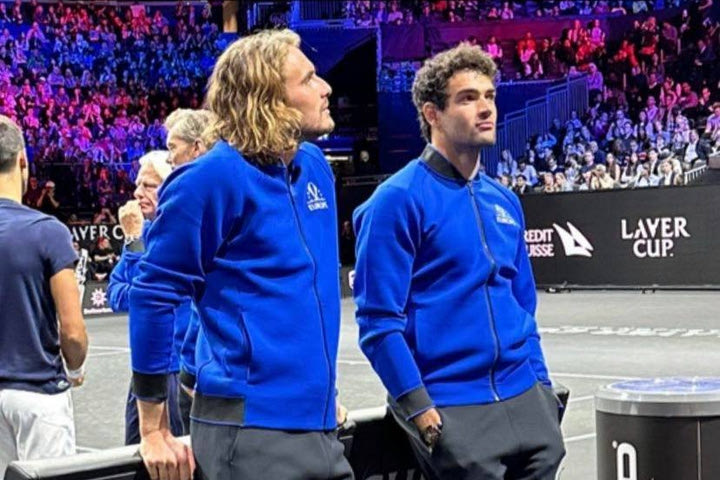 Το τρολάρισμα του Φέντερερ σε Τσιτσιπά και Μπερετίνι: “Φαίνεστε ωραίοι, αλλά το court είναι απ’ την άλλη”