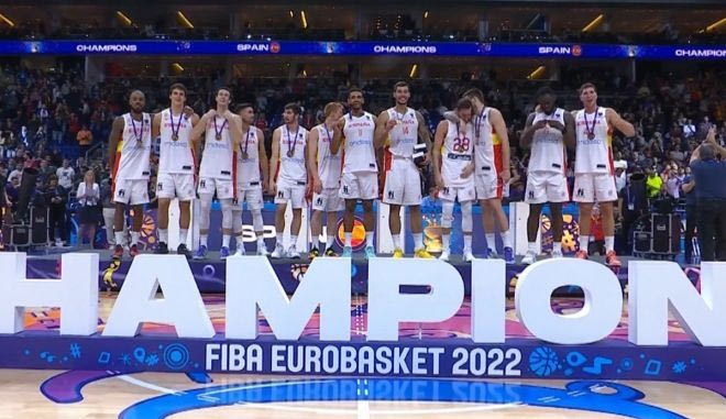 EuroBasket 2022: Η απονομή του βαρύτιμου τροπαίου στους πρωταθλητές Ευρώπης, Ισπανούς