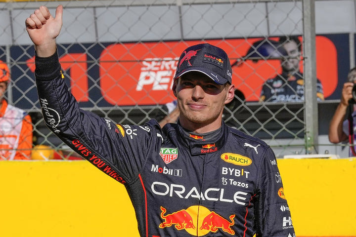 Formula 1: Πώς μπορεί ο Φερστάπεν να κερδίσει τον τίτλο της στη Σιγκαπούρη
