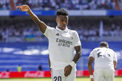 Ρεάλ: Ο Βινίσιους “απάντησε” στους υβριστές του γιορτάζοντας με χορευτικό tweet τη νίκη επί της Ατλέτικο