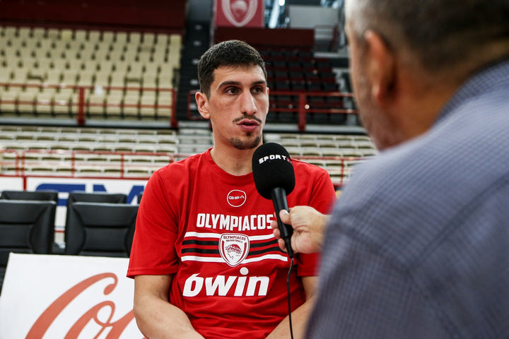 Ο Γιαννούλης Λαρεντζάκης στο SPORT24: “Έχω γεννηθεί για να παίζω μπάσκετ, το μόνο που θέλω είναι να βρίσκομαι στο παρκέ”