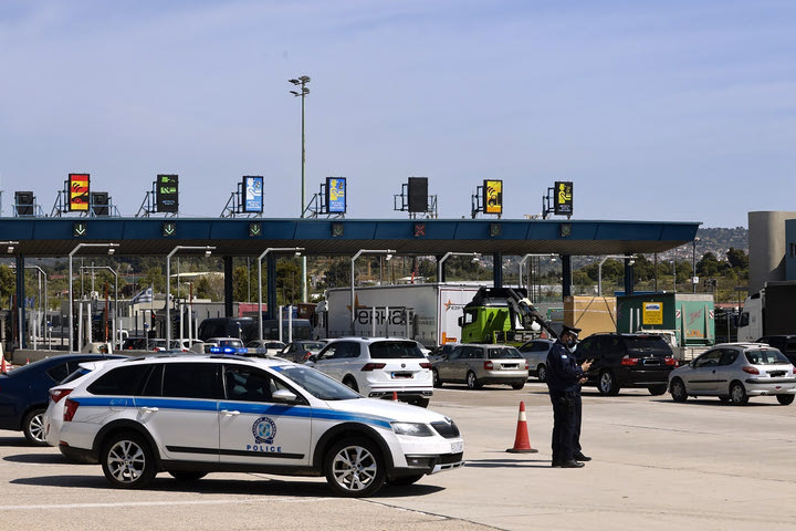 Τριήμερο 28ης Οκτωβρίου: Τα μέτρα της Τροχαίας για αυτοκίνητα, μοτοσυκλέτες και φορτηγά σε όλη την Ελλάδα