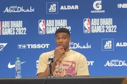 Ο Γιάννης Αντετοκούνμπο έκανε πρόβλεψη για το 2045 και για τον Βικτόρ Γουεμπανιαμά