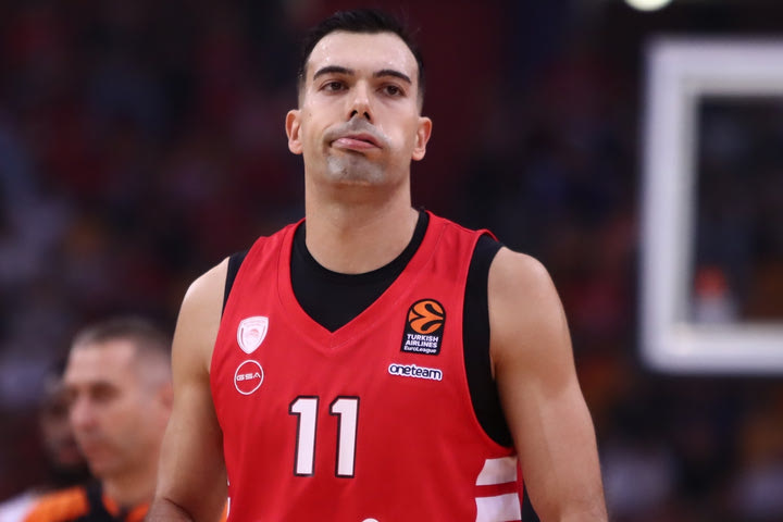 Ολυμπιακός – Μονακό 76-81: Τζέιμς και Οκομπό ανάγκασαν τους Πειραιώτες στην πρώτη φετινή τους ήττα