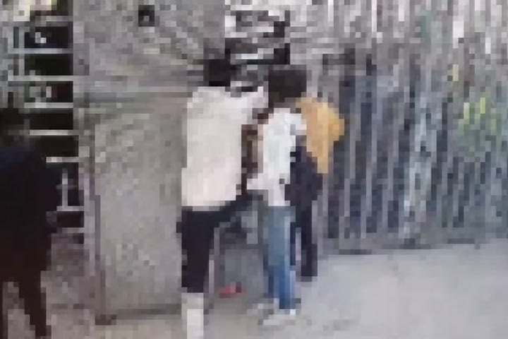 Η ΑΕΚ δημοσιοποίησε VIDEO με οπαδούς να παραβιάζουν τουρνικέ: “Δεν θα επιτρέψουμε επανάληψη τέτοιων φαινομένων”