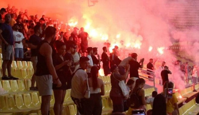 Η ατμόσφαιρα που δημιούργησαν οι φίλοι της ΑΕΚ στην πρώτη προπόνηση της ομάδας στην OPAP Arena