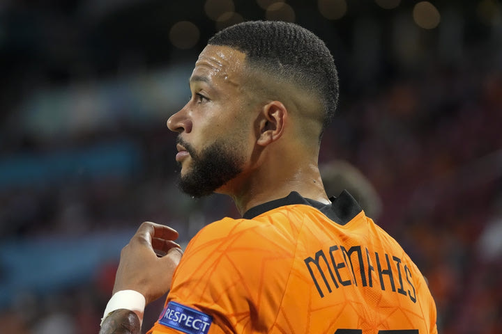 Το ελκυστικό ποδόσφαιρο του Ντε Μπουρ και ο Ντεπάι που θα εκτελεί απευθείας μέχρι και τα αράουτ