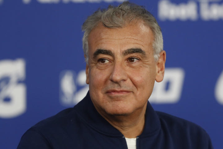 NBA: Φήμη πως ο Μαρκ Λάσρι παραχωρεί το μερίδιό του στους Μιλγουόκι Μπακς
