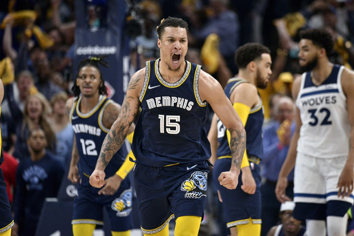 NBA, Γκρίζλις: Έδωσαν τετραετές συμβόλαιο στον Μπράντον Κλαρκ