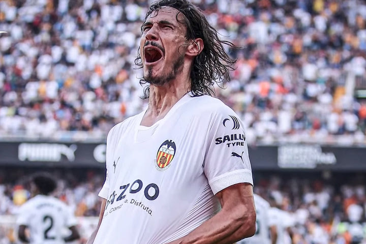 Βαλένθια: Ο Καβάνι έχει σκοράρει στα Top-4 ευρωπαϊκά πρωταθλήματα και μπήκε στην ελίτ των Λατινοαμερικανών