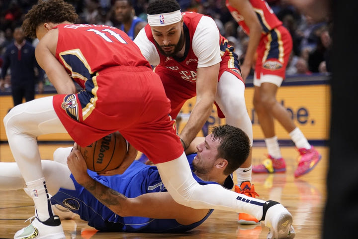 NBA: Η ασίστ του ξαπλωμένου Ντόντσιτς στην κορυφή του Top-10