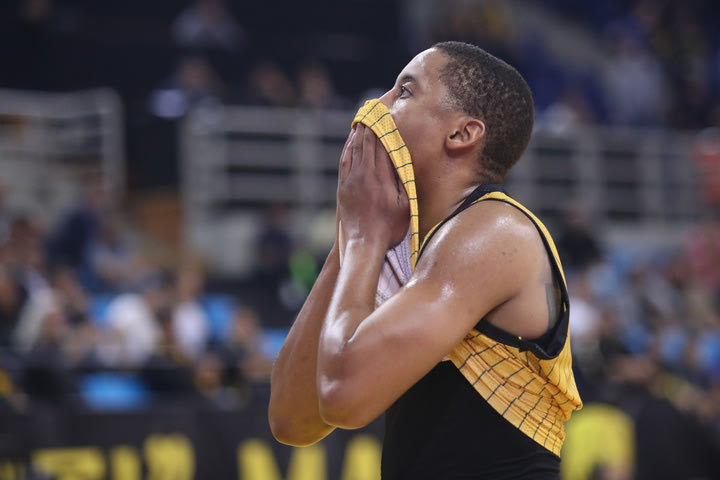 ΑΕΚ – Βόννη 66-73: Κατάρρευση στο β’ μέρος και ήττα στα Άνω Λιόσια