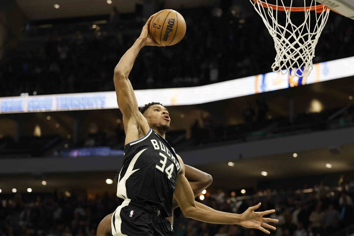 Προγνωστικά NBA: Το Over του Γιάννη και το 2.15 του Γιανγκ