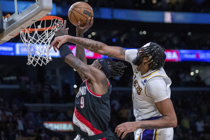 NBA, Λέικερς – Μπλέιζερς: Το νικητήριο καλάθι του Γκραντ 3″ πριν τη λήξη