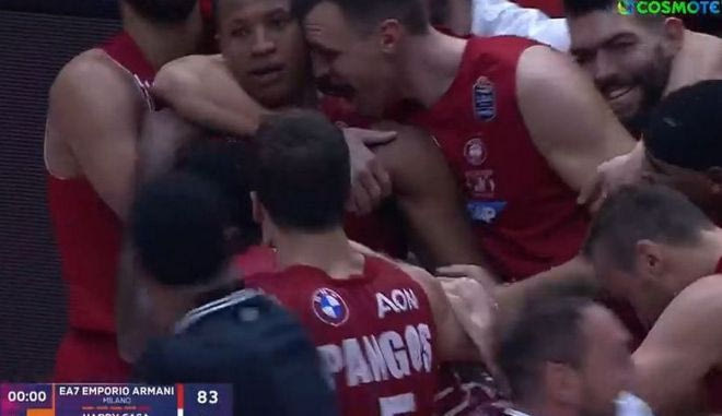 Το buzzer beater του Χολ από τα οκτώ μέτρα