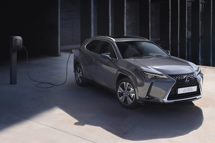 Νέο Lexus UX 300e: Δείτε τις τιμές του ιαπωνικού SUV στην Ελλάδα