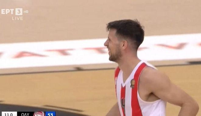 Ο Λούντζης πήρε φωτιά κόντρα στο Λαύριο με 5/6 τρίποντα σε 6′