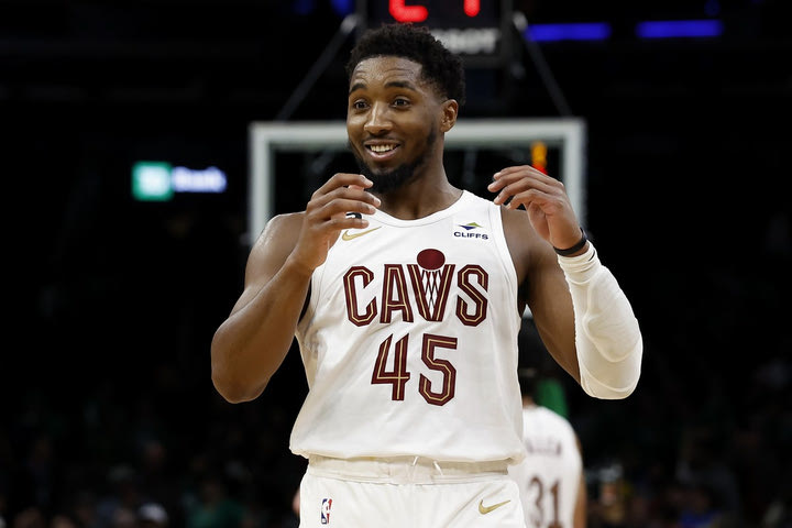 NBA Top-10: Ο Ντόνοβαν Μίτσελ έκανε κατάληψη στην κορυφή