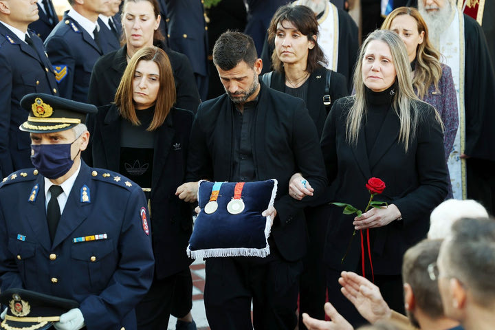 Μιχάλης Μουρούτσος για Αλέξανδρο Νικολαΐδη: “Τιμή μου να κρατήσω τα μετάλλιά σου, έτρεμαν τα πόδια μου”