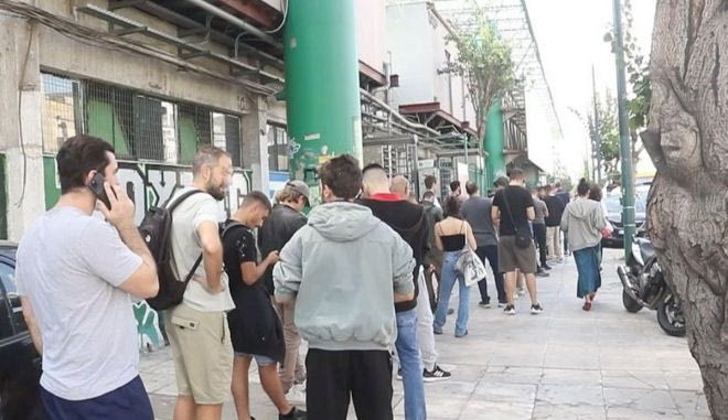 Ουρές στη Λεωφόρο για ένα εισιτήριο του Βόλος – Παναθηναϊκός