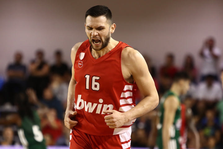 Οι δηλώσεις του Κώστα Παπανικολάου στην κάμερα της ΕΡΤ