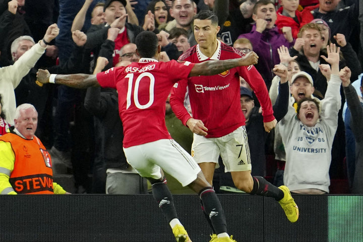 Europa League: Κλείδωσε την πρόκριση η Γιουνάιτεντ, ήττα για την Τράμπζονσπορ παρά το γκολ του Μπακασέτα