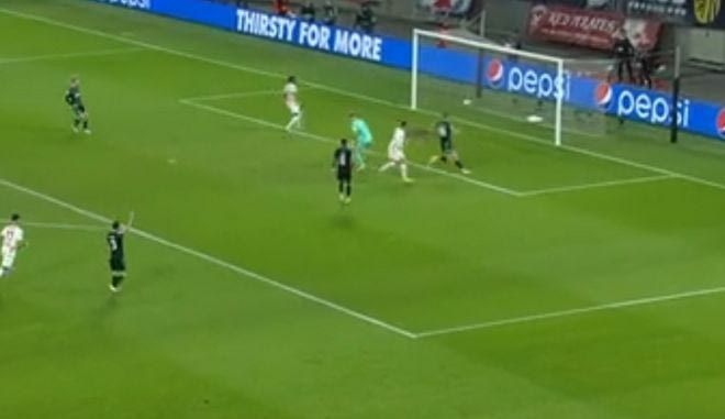 Το λάθος του Χαρτ έφερε το 2-1 για την Λειψία με σκόρερ τον Σίλβα