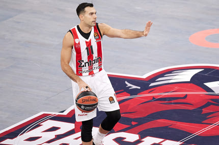 Μπασκόνια – Ολυμπιακός: Το +24 του Βεζένκοβ, ο Σλούκας της 4ης περιόδου και η πεντάδα που “κλείδωσε” το παιχνίδι