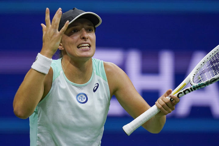 Η Σβιόντεκ τα έχωσε σε ITF και WTA