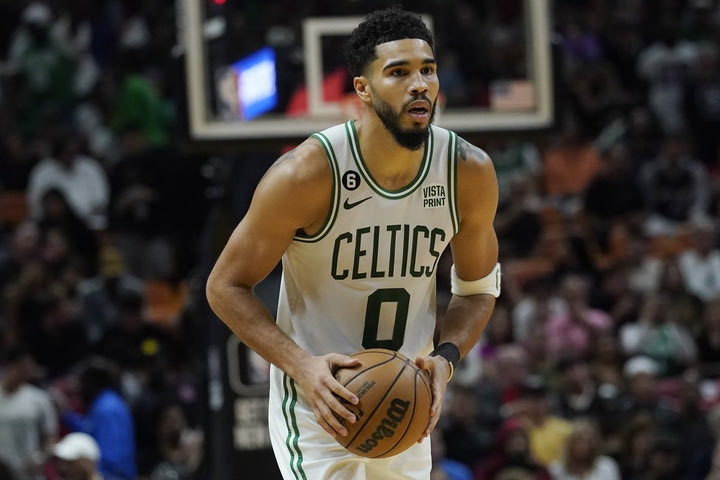 NBA, τα αποτελέσματα της βραδιάς: Απτόητοι οι Σέλτικς με 9 σερί νίκες, ματσάρα στο Κλίβελαντ