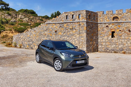 Δοκιμή Toyota Aygo X 1.0: Με στυλ περιπέτειας αλλά και τη γνωστή συνταγή οικονομίας και ευελιξίας