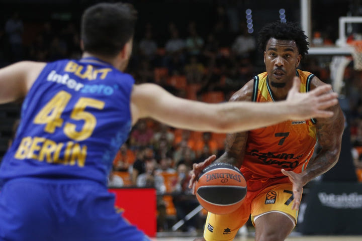 Βαλένθια – Άλμπα Βερολίνου 87-73: Τζόουνς έκοβε, Ντούμπλιεβιτς και Αλεξάντερ έραβαν