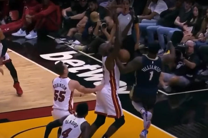 NBA, Γουίλιαμσον: Συναγερμός στους Πέλικανς, γύρισε τον αστράγαλο του και αποχώρησε κόντρα στους Χιτ