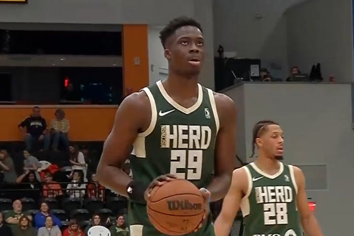 Ο Άλεξ Αντετοκούνμπο θα συνεχίσει την καριέρα του σε ομάδα της Λιθουανίας