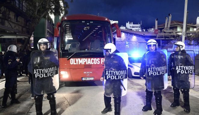 Η στιγμής της άφιξης του Ολυμπιακού στο γήπεδο της Λεωφόρου