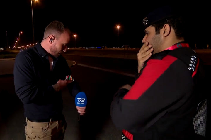 Μουντιάλ 2022: Αστυνομικός ζήτησε από Δανό ρεπόρτερ να βγάλει το περιβραχιόνιο για τη ΛΟΑΤΚΙ+ κοινότητα