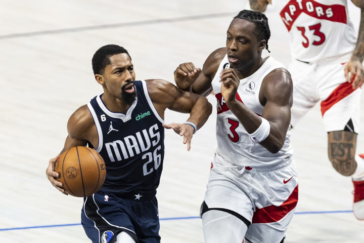 NBA: Ο Σπένσερ Ντίνγουιντι κατήγγειλε ότι ο διαιτητής Τόνι Μπράδερς τον είπε “γαμ… ο μπα…ο”