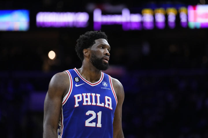 NBA: Εμπίντ και Τέιτουμ γύρισαν καυτοί σε Σίξερς και Σέλτικς