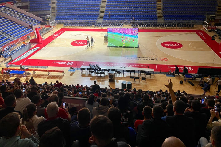 Μουντιάλ 2022: Οι φίλαθλοι του Ερυθρού Αστέρα βλέπουν Βραζιλία – Σερβία στη Χάλα Πιονίρ