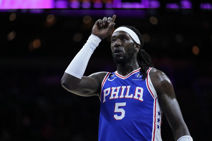 NBA, Χάρελ για Γιάννη Αντετοκούνμπο: “Του είπα να φύγει για να προπονηθώ και με αγνόησε”