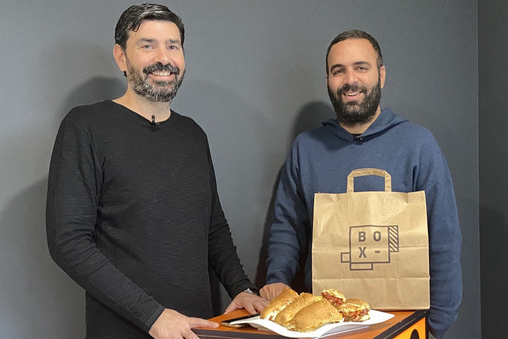 Μεγάλες μάχες για την πρόκριση στους 16 με hot dog, το πιο ποδοσφαιρικό φαγητό