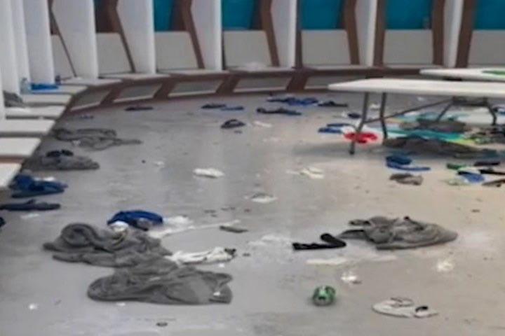 Οι ευτυχισμένοι Ιταλοί έκαναν Γης μαδιάμ τα αποδυτήρια μετά τον τελικό του Euro 2020