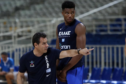 Ιτούδης: “Για τον Αντετοκούνμπο, έπρεπε να δουλεύουμε με 6 άτομα των Μιλγουόκι Μπακς σε καθημερινή βάση”